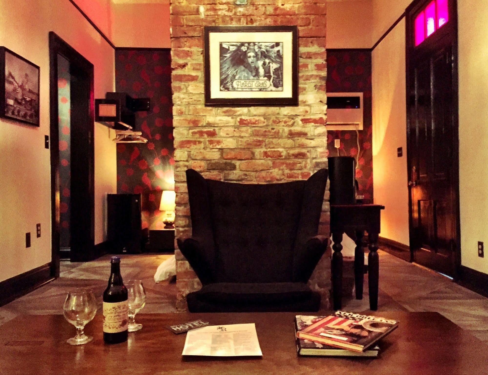 Royal Street Inn & Bar ニューオーリンズ エクステリア 写真