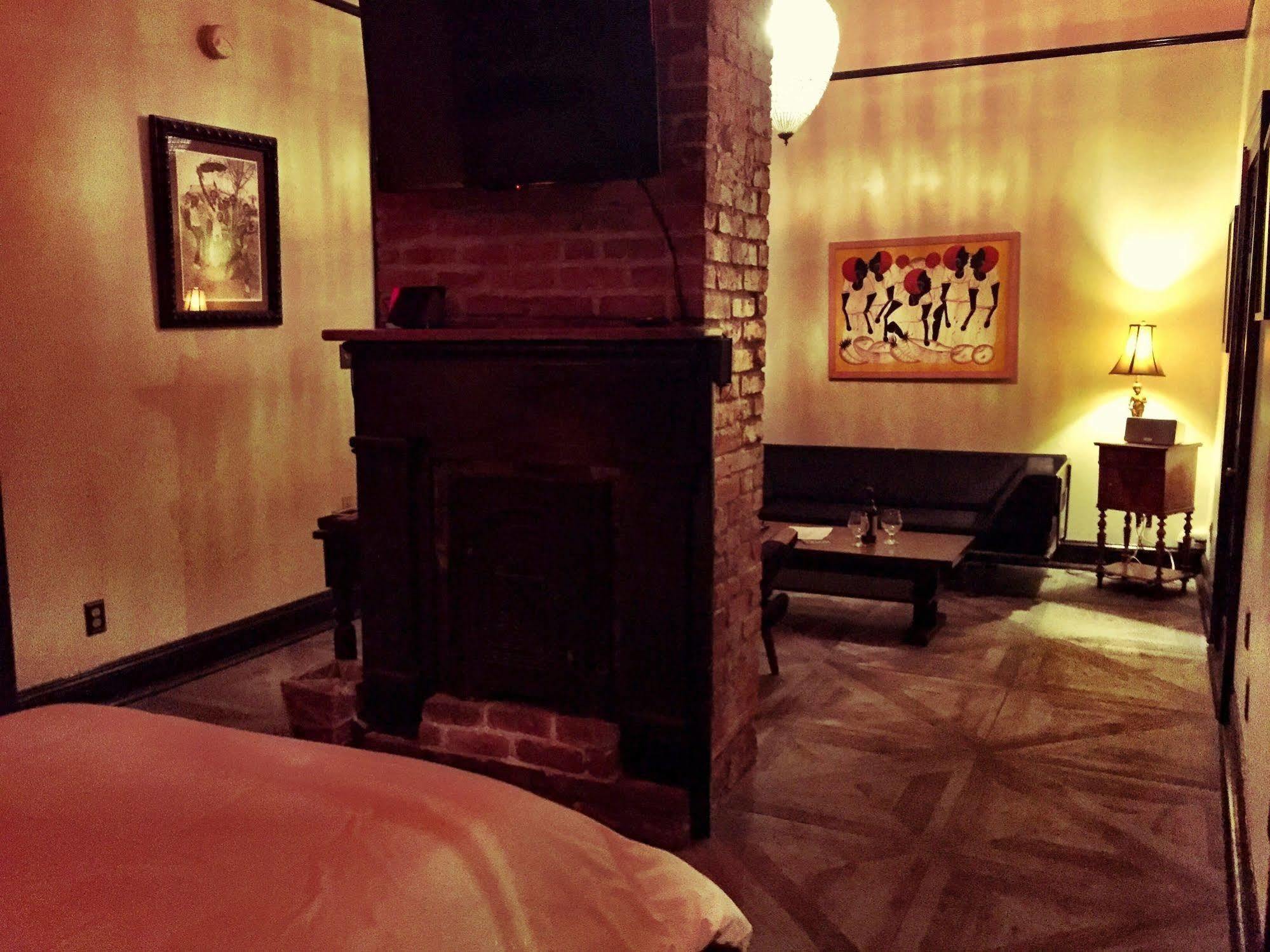Royal Street Inn & Bar ニューオーリンズ エクステリア 写真